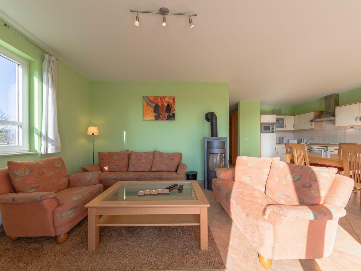 Ferienwohnungen "Am Storchennest" Goehren-Lebbin Room photo